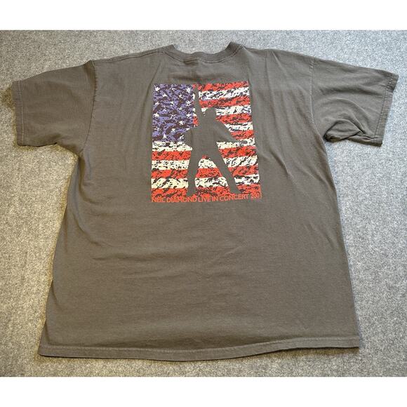 VINTAGE NEIL DIAMOND CONCERT LIVE TOUR MEN'S SIZE XL T-SHIRT GILDAN ULTRA COTTON - Picture 2 of 10